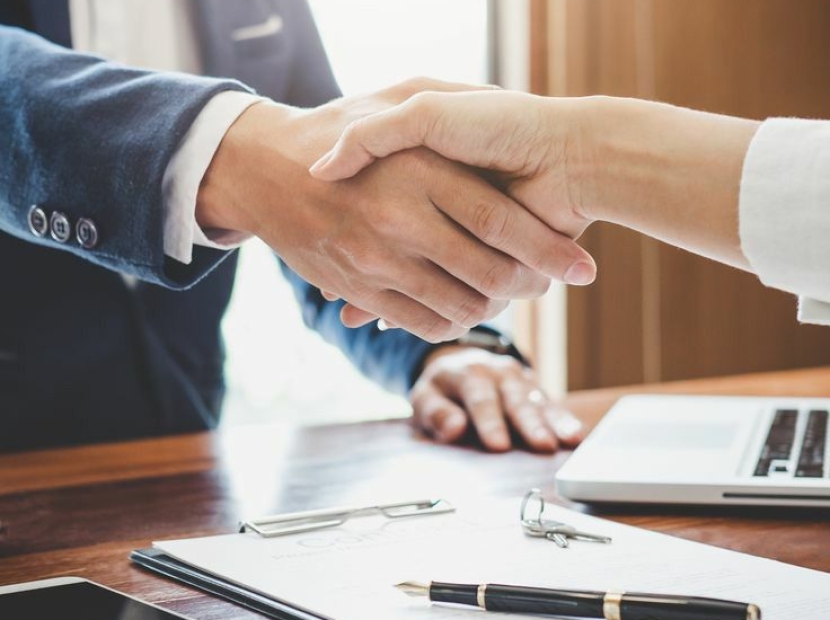 Trình bày và ký kết hợp đồng